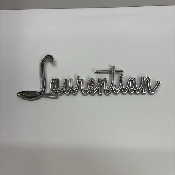 1967 Pontiac Laurentian Front Fender Emblem Script Trim Molding Pair Canada 60s - Picture 2 of 5